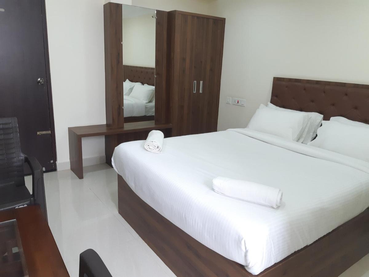 Cnr Residency Hotel Madanapalle Exterior photo